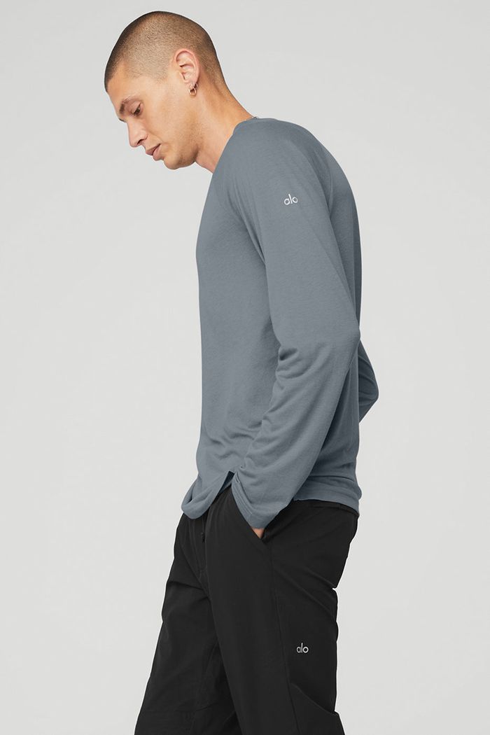 Long Sleeve Alo Yoga Triumph Tee Hombre Grises | 659120VCT