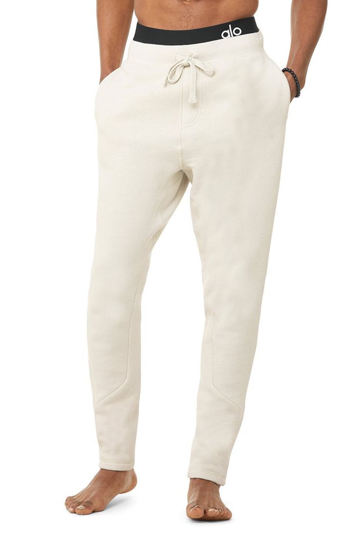 Pantalones Alo Yoga The Triumph Sweat Hombre Beige | 124897YCB