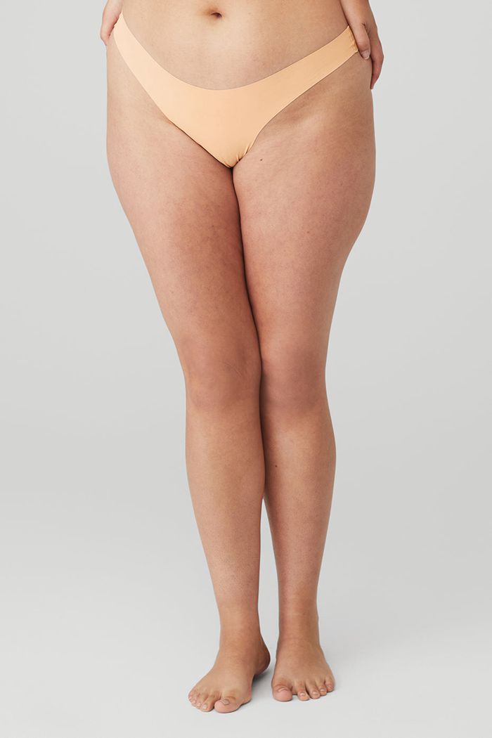 Ropa Interior Alo Yoga Airbrush Invisible Tanga Mujer Beige | 785039KIJ