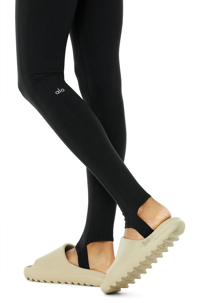 Leggins Alo Yoga High-Cintura Invierno Warmth Plush Stirrup Mujer Negros | 426091FAZ